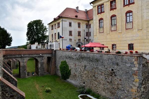 Děkujeme vám za podporu DD Hodonín u Kunštátu - Zámek Kunštát