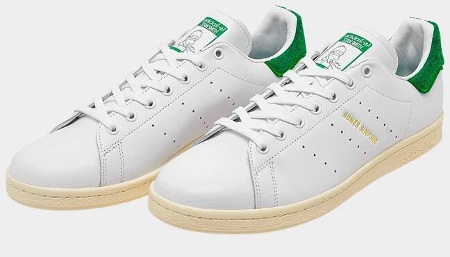 Fotka: Model Stan Smith s motivy Homera Simpsona