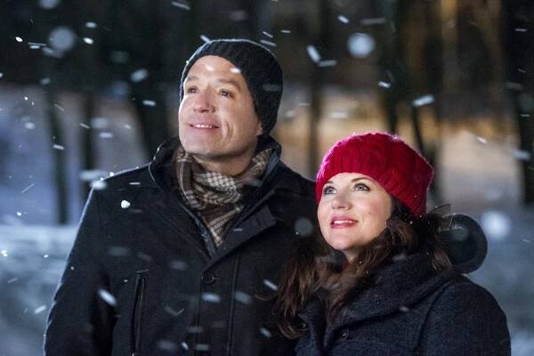 Vánoce v ohrožení - Z filmu - Josh Hopkins, Tiffani Thiessen