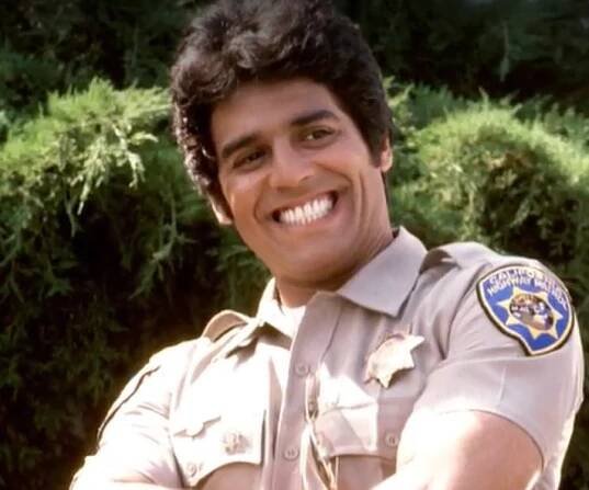Erik Estrada Biography - Facts, Childhood, Family Life & Achievements