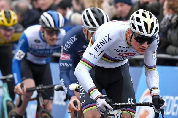 Van Aert versus Van der Poel. Rivalita, | nastartu.cz 