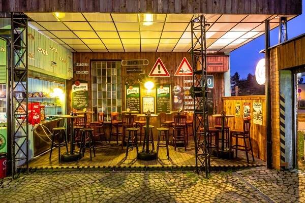 Nová terasa a zahrada | Garage Club Ostrava Martinov