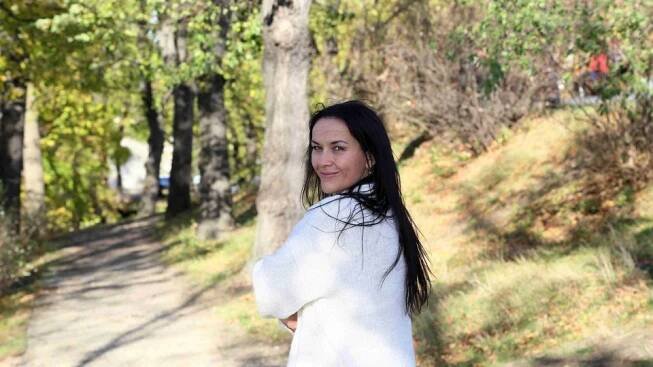 Jana Rychterová bydlí na venkově,  ráda jezdí na motorce a otužuje se | foto: Felix Pašek