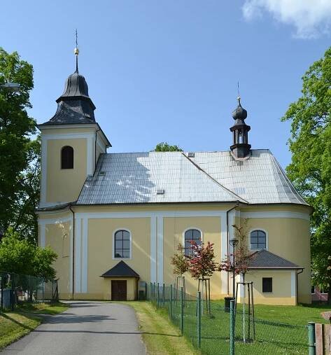 Deštná (okres Blansko) - kostel sv. Petra a Pavla, obr01.jpg