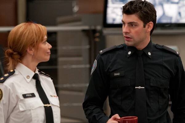 Rookie Blue - Na očích - Z filmu - Lauren Holly, Travis Milne