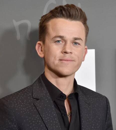 HOLLYWOOD, CALIFORNIA - MARCH 23: John Owen Lowe attends the Los Angeles premiere of Netflix's 