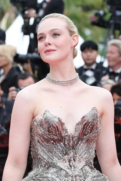 Elle Fanning at an event for Jeanne du Barry - Králova milenka (2023)