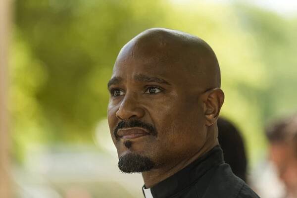 Živí mrtví - Beze zbraní - Z filmu - Seth Gilliam
