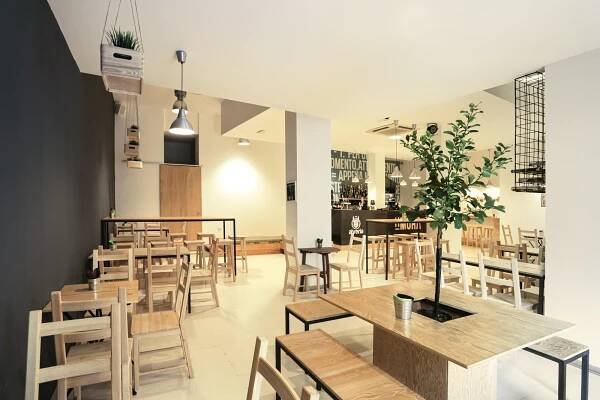 Accamora – Aperitive, beer and wine cafè