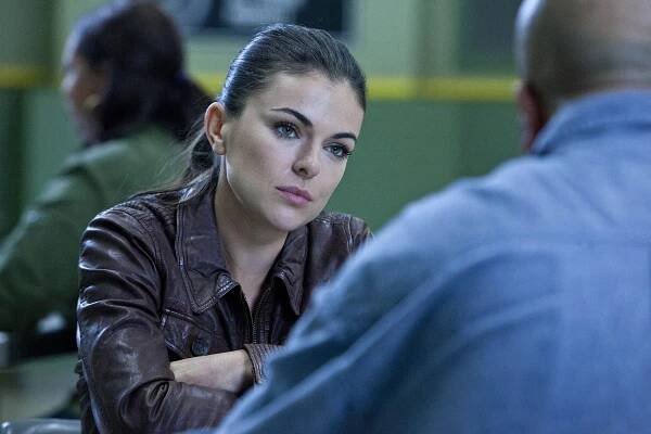 Lovci lebek - Self Help - Z filmu - Serinda Swan