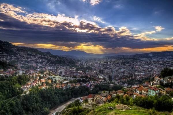 Bosnia break-up threatens Western Balkans peace, envoy warns
