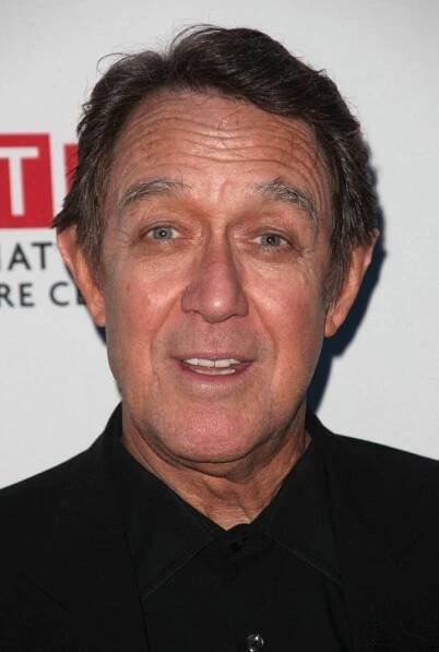 Larry Pine herec
