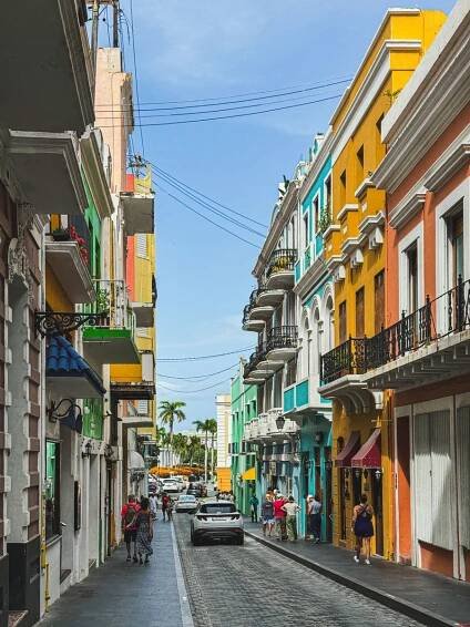 Colorful-street-in-Old-San-Juan-Puerto-Rico