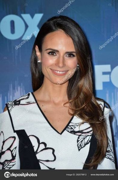 Stáhnout - Jordana Brewsterová na 2017 All-Star party v Langhamu Huntington Hotel, Pasadena, USA 11. ledna 201 — Stock obrázek