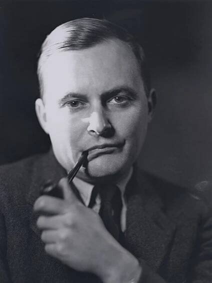 Soubor:Edward Upward, c. 1937.jpg – Wikipedie