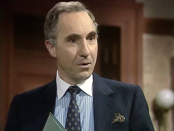Jistě, pane ministře - Z filmu - Nigel Hawthorne