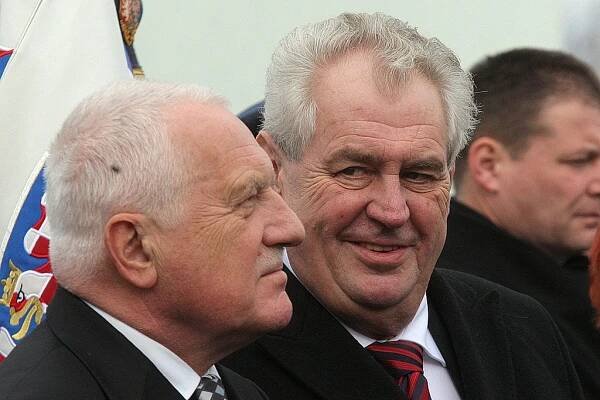 Privatizace uspěla, říká Zeman. Kožený nekradl, dodává Klaus