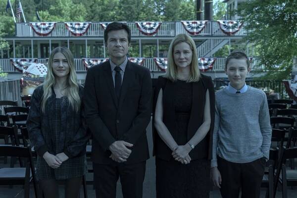 Sofia Hublitz, Jason Bateman, Laura Linney, Skylar Gaertner - Ozark - Zlaté pobřeží - Promo
