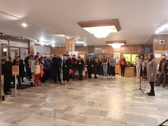 Ve společenském domě v Neratovicích proběhla vernisáž výstavy studentů