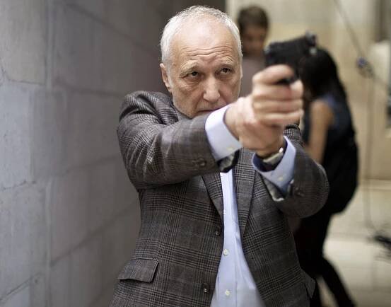 Kurýr - Za vším hledej ženu - Z filmu - François Berléand