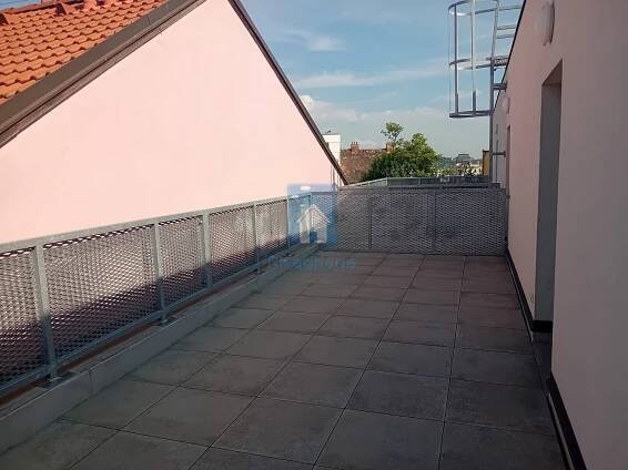 Pronájem bytu 1+KK s terasou, Plzeň - Slovany, ulice Rejskova, 69,40 m2 | Reality.iDNES.cz 
