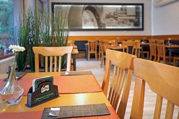 Provoz restaurace pod Karlštejnem | BELLEVUE - VYHLÍDKA penzion Karlštějn 