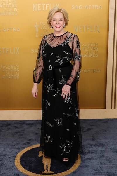 JoBeth Williams attends the 31st Annual Screen Actors Guild Awards