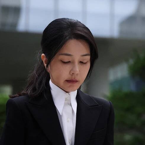South Korea special prosecutor seeks detention warrant for ex-first lady