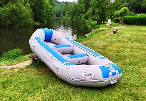 6-místný raft