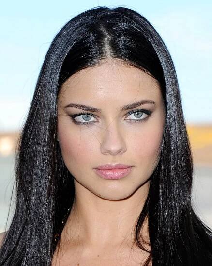 Photo of Adriana Lima and her 2016 alternative make up style, products & tips | Adriana lima measurements, Adriana lima, Adriana lima victoria secret