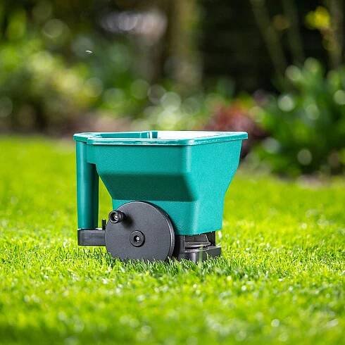 SECÍ STROJ NA TRÁVY ZELENINY RUČNÍ ROZMETADLO HNOJIVA SEMEN SOLI ROZMETADLO 3 L Váha nástroje 0.5 kg