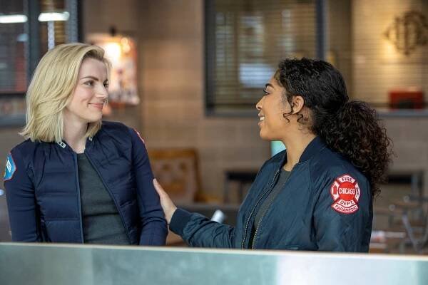 Chicago Fire - Double Red - Z filmu - Kara Killmer, Adriyan Rae