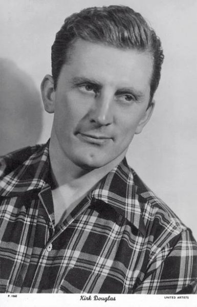 Herec Kirk Douglas je nejen otcem  prakticky identického syna Michaela, ale také  dědou Camerona Douglase, který je jeho ještě věrnější kopií.