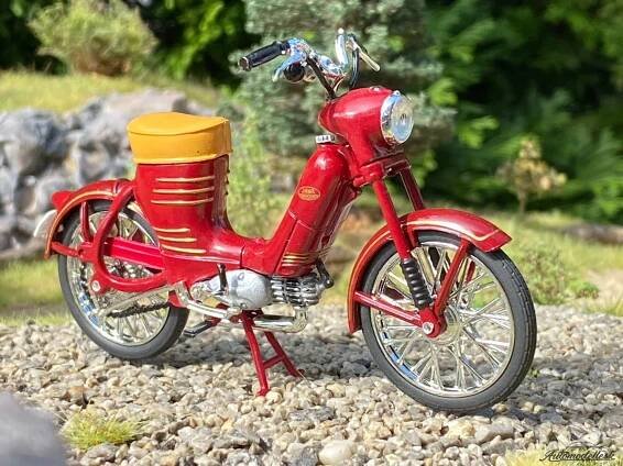 JAWA 50 PIONYR 1955. Mierka 1:18.