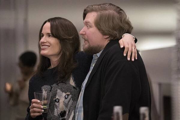Easy - Zas**ná studie - Z filmu - Elizabeth Reaser, Michael Chernus