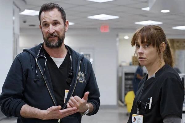 Noah Wyle's Work on The Pitt Is 'Like Watching a Champion Ice Skater,' Says Costar Fiona Dourif (Exclusive)