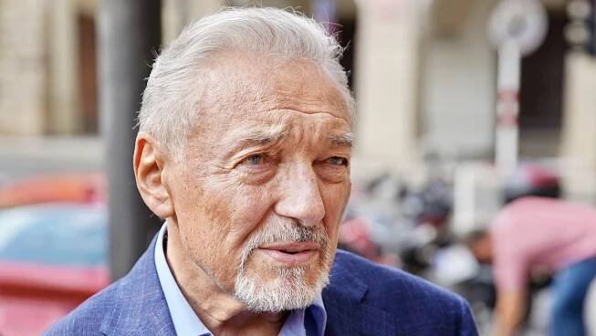 Karel Gott stihl ještě před svou smrtí obsáhlou autobiografii dokončit.