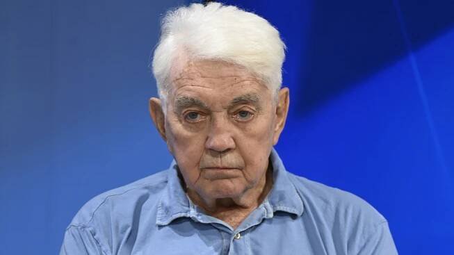 Jiří Krampol si před smrtí vyčítal tečku proti covidu: Zničilo mi to zdraví, věřil – eXtra.cz