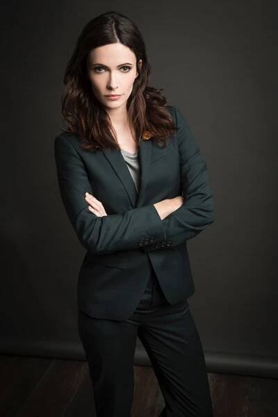 Elizabeth Tulloch - Actress