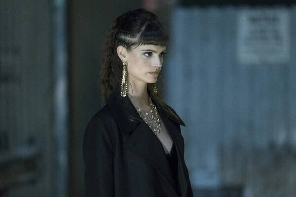 Black Lightning - Tři sedmy: Kniha hromu - Z filmu - Charlbi Dean