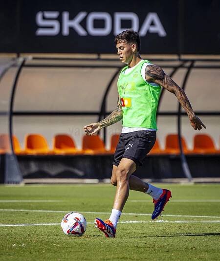 VALENCIA CF MORNING TRAINING 10/9/24 - Valencia CF
