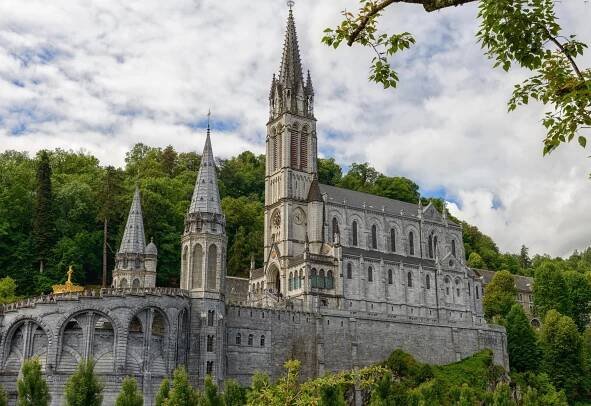 Fatima – Lurdy - Braga - Santiago de Compostela - Loyola - Andora - Barcelona