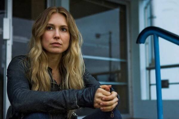 Falling Skies - Love and Other Acts of Courage - Z filmu - Sarah Carter