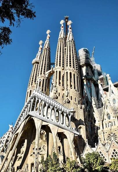 10 MOST FASCINATING FACTS ABOUT BARCELONA - Travel Girl