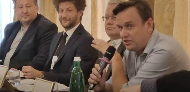 Věře Jourové nikdy neodpustím. Michal Půr zmrazil sál - CZ24.NEWS
