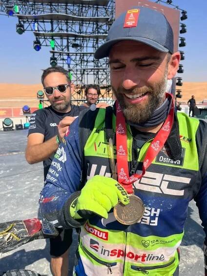 Adam Peschel - první stuntrider, který dokončil Rallye Dakar | Motorkáři.cz