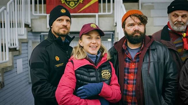 Kentän laidalla - Maalialue aukeaa - Z filmu - Peter Kanerva, Mervi Takatalo, Mikko Kouki