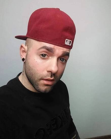 Adam má 90 % těla potetovaných: Nechal si odstranit genitálie, kazily umělecký dojem