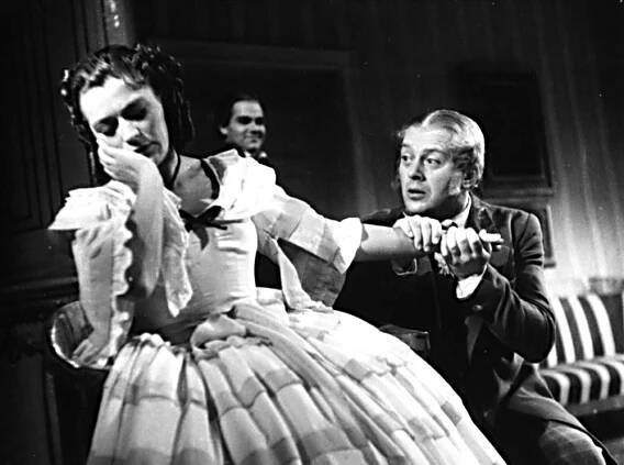 Výnosné místo, 1950, Národní divadlo Praha (Jelisaveta G. Kukuškinova: Zdeňka Baldová, Akim Akimič Jusov: Saša Rašilov)