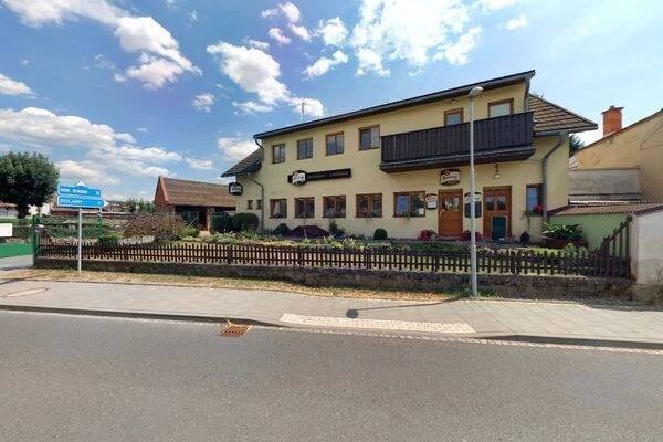 Restaurace U Dočkalů foto 2